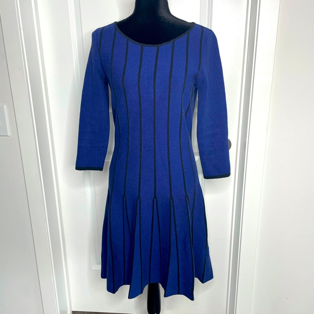🆕🧣50% OFF🧣LAUREN | “NWOT” Blue & Black Striped Sweater Dress - Size Medium